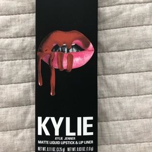 Kylie cosmetics lip kit in Autumn